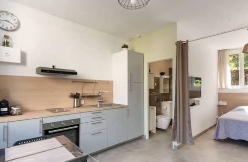 Le Creusot House | La Maisonnette Du Parc