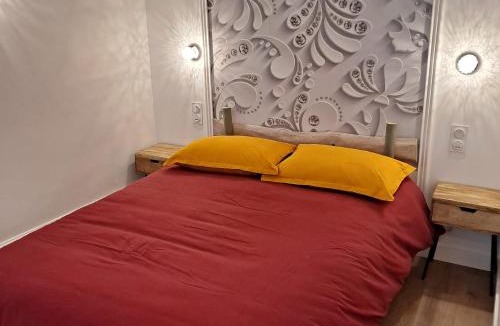 Ornans House | La Mamone