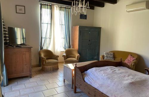 Forges-les-Bains House | La Manufacture Royale de Bains