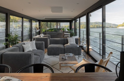 Tournon-sur-Rhone House | LA PENICHE - Bed And Bicycle - Tournon