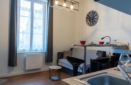 Beaune Apartment | La petite cour