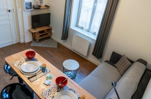 Beaune Apartment | La petite cour