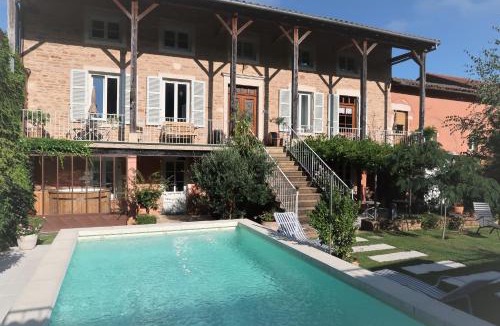 Burgy Bed & Breakfast | La petite madeleine - Chambre d'hôtes- Piscine & spa
