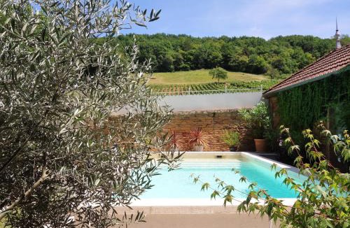 Burgy Bed & Breakfast | La petite madeleine - Chambre d'hôtes- Piscine & spa