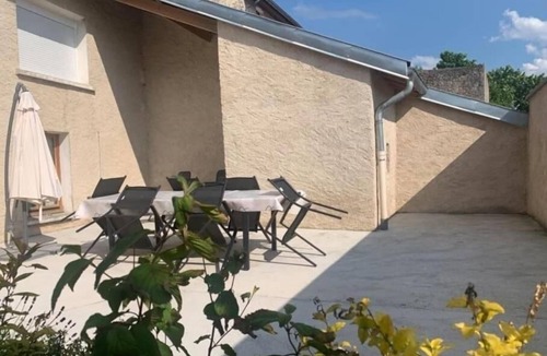 Haroue House | La Petite Maison