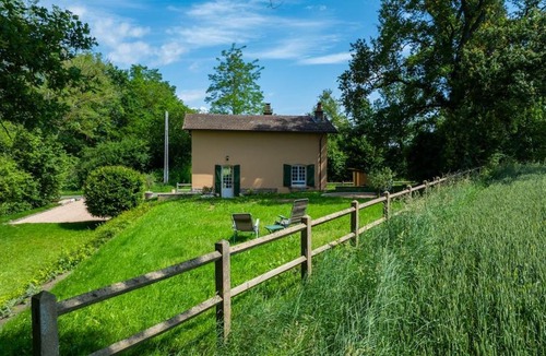 Baudrieres House | La Petite Maison Garde Barrière