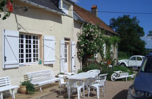 Maux Bed & Breakfast | La petite maison - L'Ouche Charlot