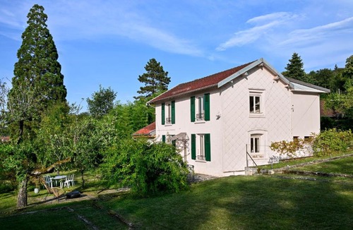 Besancon Apartment | La Petite Sommière