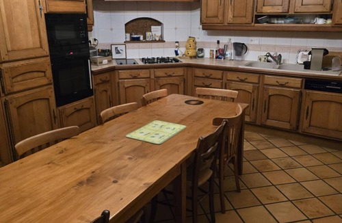 Chaux House | La Rainette, a family home on the wine route between Dijon and Beaune.