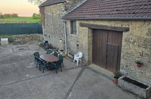 Chaux House | La Rainette, a family home on the wine route between Dijon and Beaune.