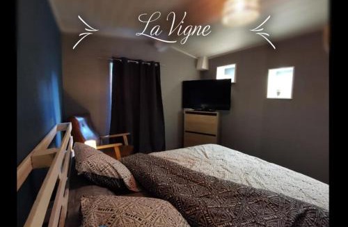 La Roche-Blanche House | La Roche Blanche, maison de bourg pleine de charme