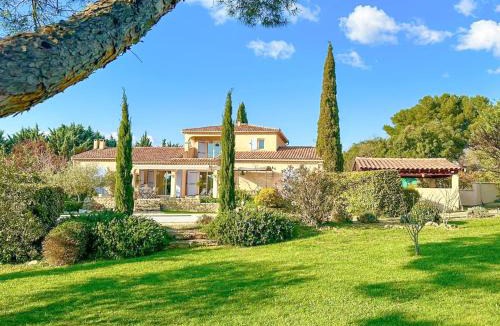 La Roque-sur-Pernes Villa | La Roque