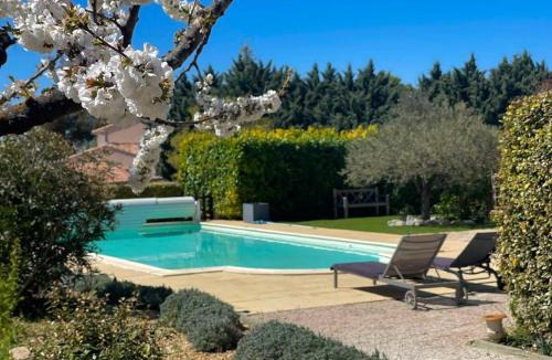 La Roque-sur-Pernes Villa | La Roque