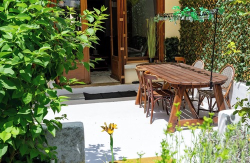 Bourbonne-les-Bains Apartment | La Rosée - 2-room family apartment, Wifi, TV box, garden