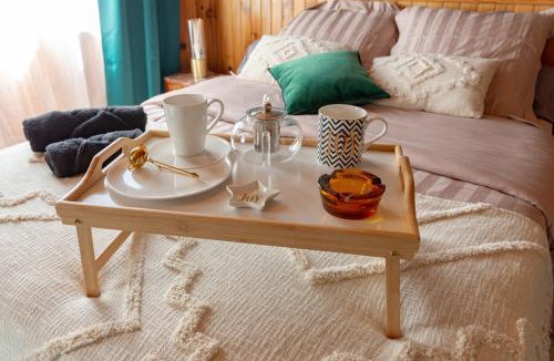 Bourbonne-les-Bains Apartment | La Rosée - Studio Cosy à 50m des Thermes - Vue jardin, Wifi, Smart TV