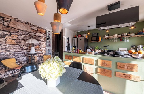 Navette Apartment | 'La Roue' Room with Mountain Views, Shared Pool, and Wi-Fi