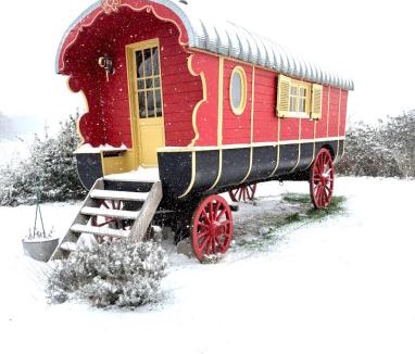 Beaulon Bed & Breakfast | La roulotte Champêtre des Grillots