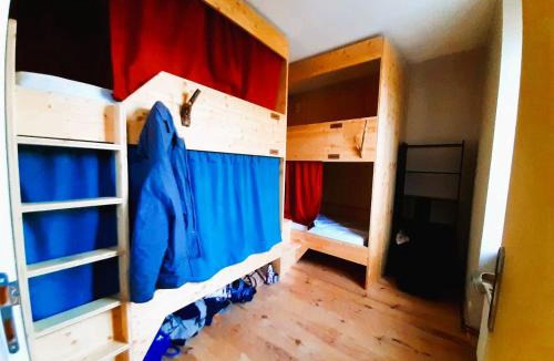 Aouste-sur-Sye Hostel | La Ruche - l'auberge qui relie