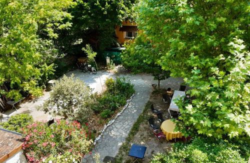 Aouste-sur-Sye Hostel | La Ruche - l'auberge qui relie