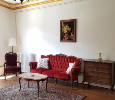 Plombieres-les-Bains Apartment | La suite de l'Empereur- Élégance & Charme Louis XV