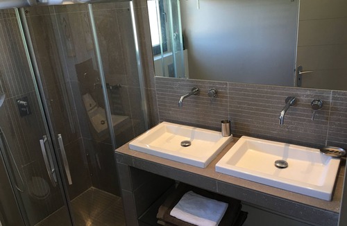 Cairanne House | LA SUITE DU MAS DES AKENES (2 people - Children not admitted)