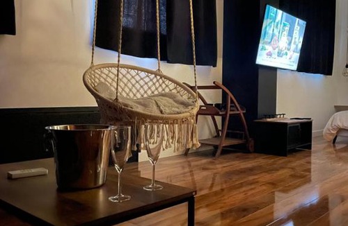 Saint-Martin-d'Heres Hotel | La suite Grenoble spa jacuzzi et sauna privatif