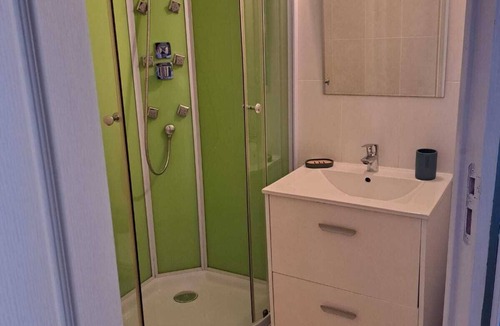 Forges-les-Bains Apartment | La Tanière de Bains - F1 RDC