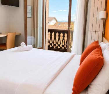 Divonne-les-Bains Hotel | La Terrasse Fleurie Divonne Les Bains