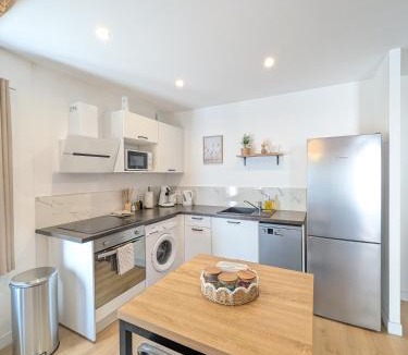 Vertrieu Apartment | La Tour - Appartement rénové, calme et confortable