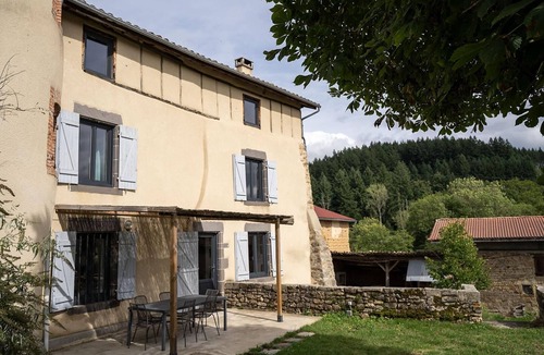 Thiers House | La Tour - THIERS - Gîte