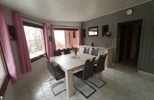 L'Hopital-du-Grosbois Apartment | La véranda au domaine de Tara