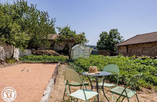 Saint-Antheme House | La Vie D'ance - Saint Antheme