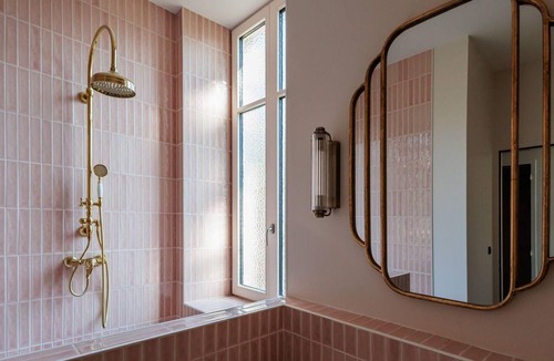Romans-sur-Isere Hotel | La Villa Kara