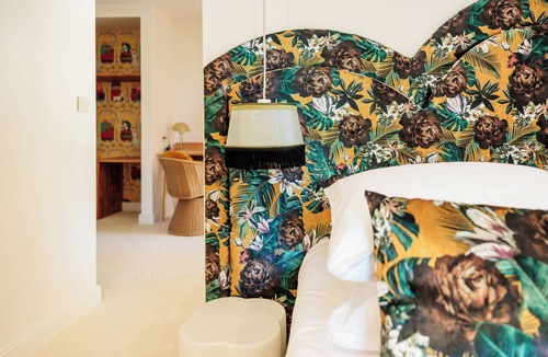 Romans-sur-Isere Hotel | La Villa Kara