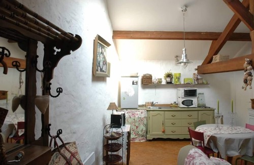 La Ville-du-Bois Apartment | La Ville Du Bois: Charming apartment 20 km from Paris
