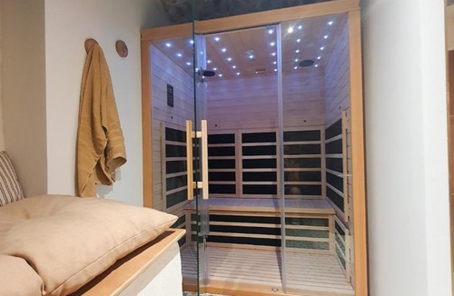 Etoile-sur-Rhone Apartment | La Voûte Etoilée - Suite avec sauna et jacuzzi