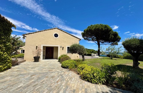 Sainte-Maxime - Saint-Tropez House | La Voile - Beachfront family villa - Pool Direct beach access Saint-Tropez 5 min
