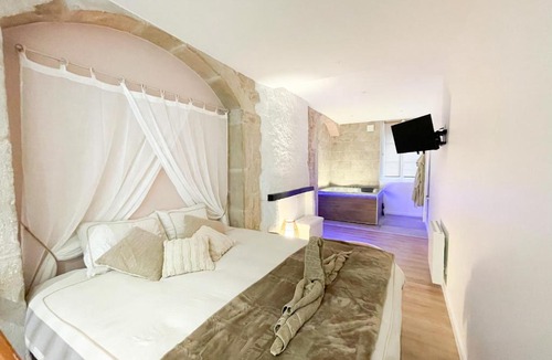 Paroisse Notre-Dame Apartment | La voute Doloise - Love room & spa