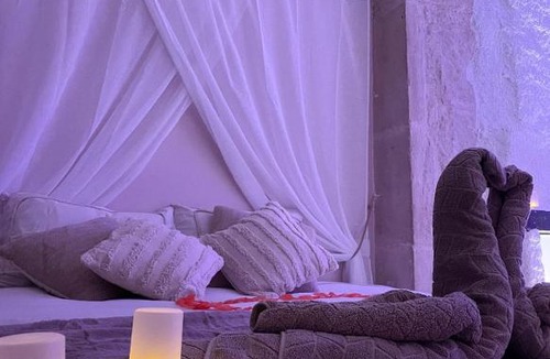 Paroisse Notre-Dame Apartment | La voute Doloise - Love room & spa