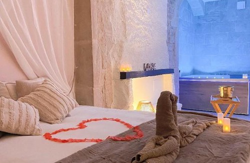 Paroisse Notre-Dame Apartment | La voute Doloise - Love room & spa