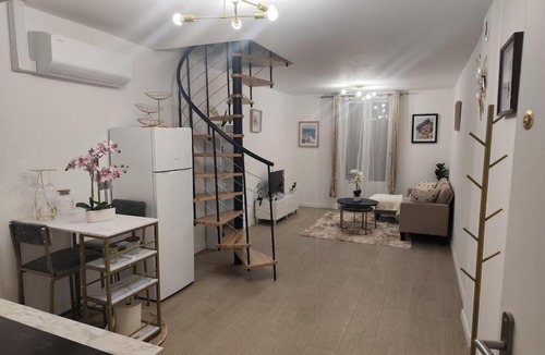 Villeneuve-Saint-Georges Apartment | LaBulle Cozy, air-conditioned duplex near Paris