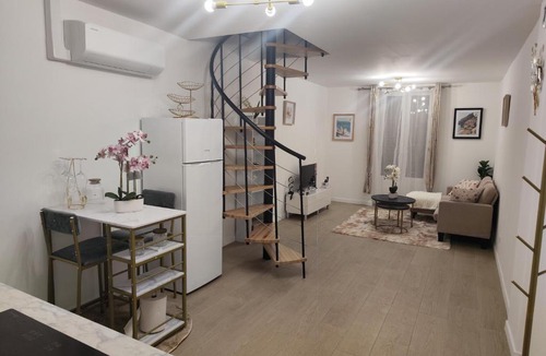 Villeneuve-Saint-Georges Apartment | LaBulle Cozy, air-conditioned duplex near Paris
