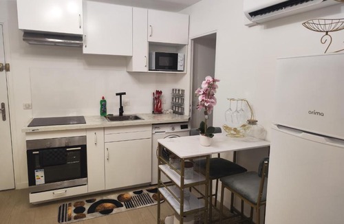 Villeneuve-Saint-Georges Apartment | LaBulle Cozy, air-conditioned duplex near Paris