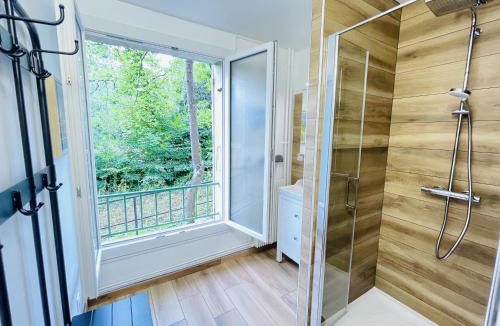 Le Creusot Apartment | LAppart de Gauche Confort en ville avec parking privé