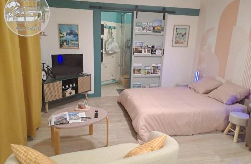 Quartier de France Apartment | Lardy Ma belle, studio cosy, rdc, cure, longue et courte durée
