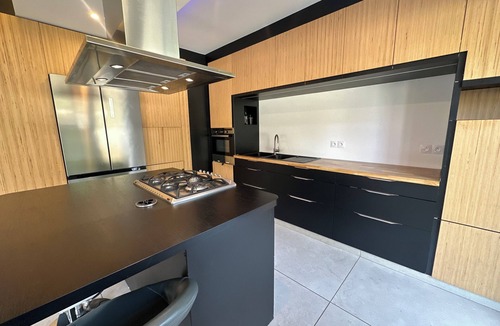 Villenave-d'Ornon House | Large 10-bedroom house - Jacuzzi - Garden - Near Bordeaux & Tram