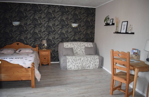 Villers-sous-Chalamont Apartment | Large 80 m² apartment, close to Switzerland, great stay in summer and winter!