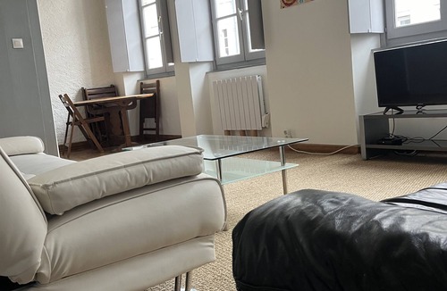 Besancon Apartment | Large apartment City center free park