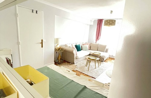 Cachan Apartment | Large Apartment for 7 + Free Parking, Close to Metro