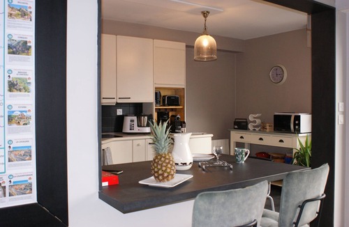 Rodez Apartment | Large, bright, quiet apartment, not overlooked, close to town center.